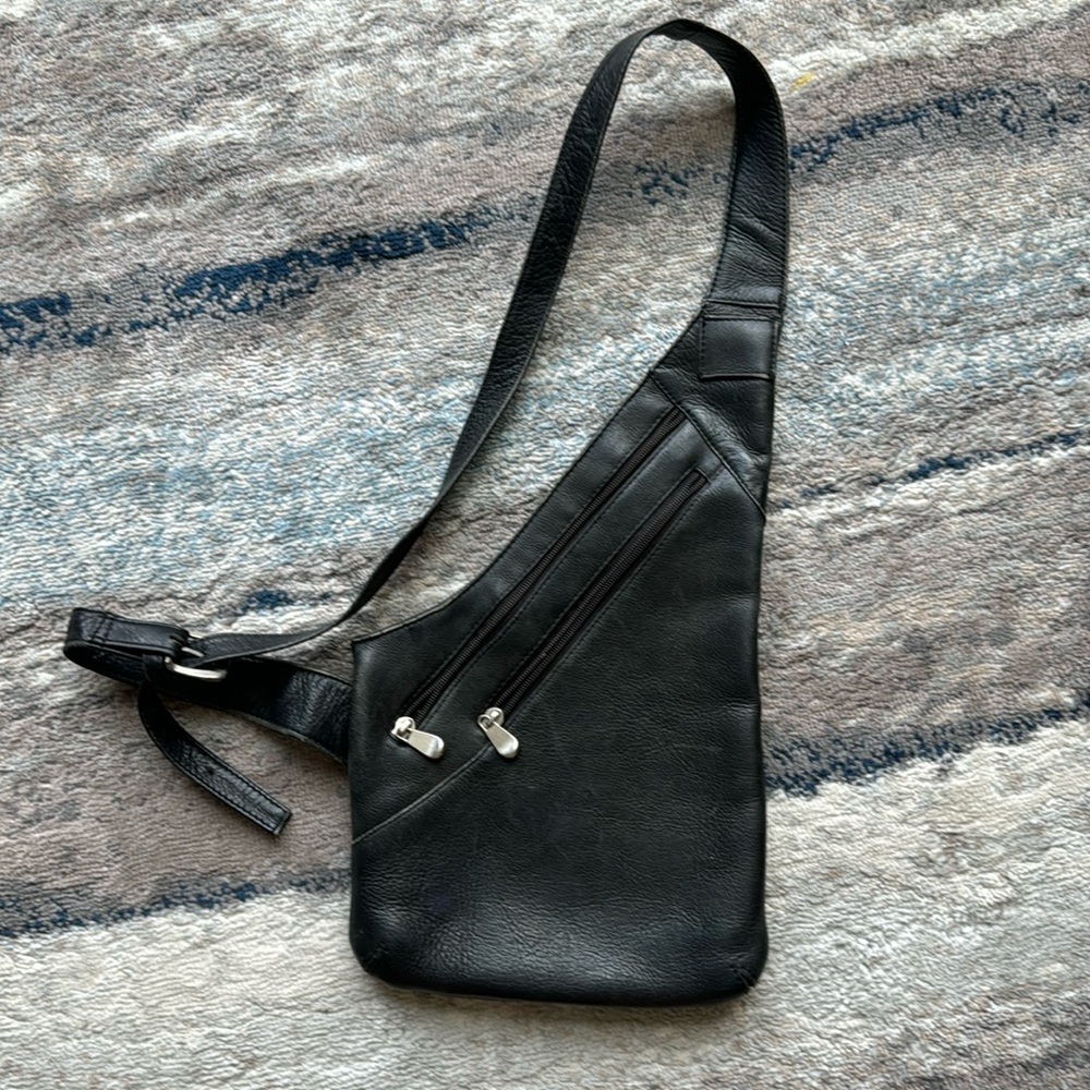 BLACK LEATHER MESSENGER BAG CROSSBODY UNISEX POCKETS MULTI FUNCTIONAL UTILITY